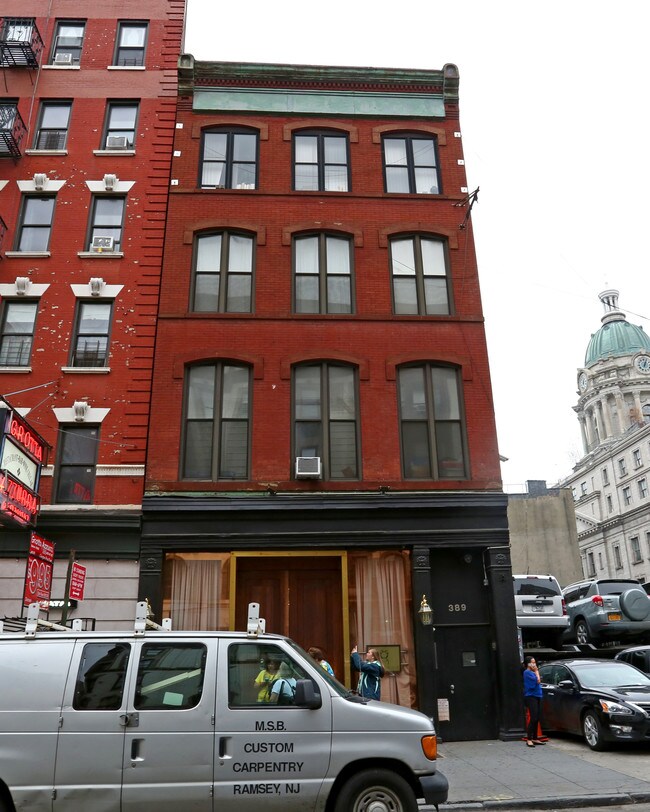389 Broome St in New York, NY - Building Photo - Building Photo