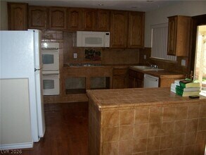 6649 Fredonia Dr in Las Vegas, NV - Building Photo - Building Photo