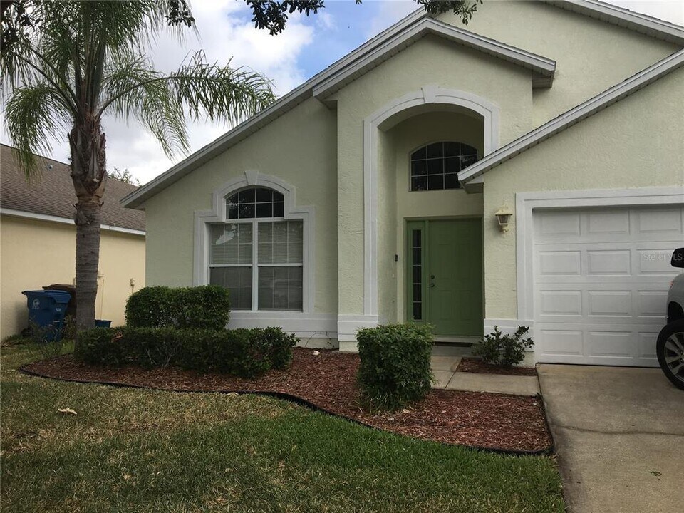 1353 Rebecca Dr in Haines City, FL - Building Photo