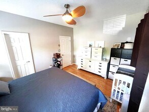 14305 Climbing Rose Way in Centreville, VA - Building Photo - Building Photo