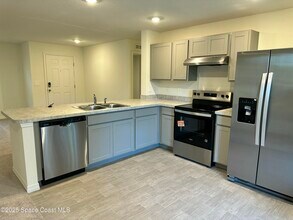 1337 Wade St SE in Palm Bay, FL - Building Photo - Building Photo