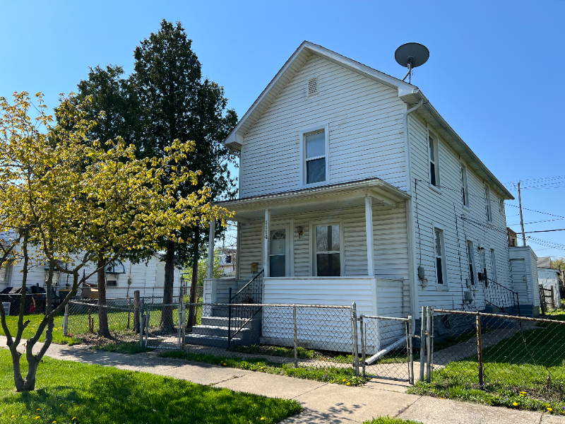 1114 Franklin St in Monroe, MI - Building Photo