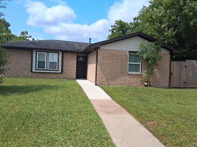 property at 4026 Simsbrook Dr