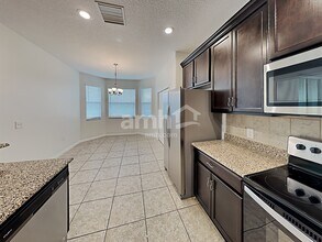 12025 Whistling Wind Dr in Riverview, FL - Building Photo - Building Photo
