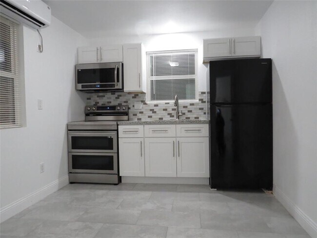 8006 Avenue B-Unit -D in Houston, TX - Building Photo - Building Photo