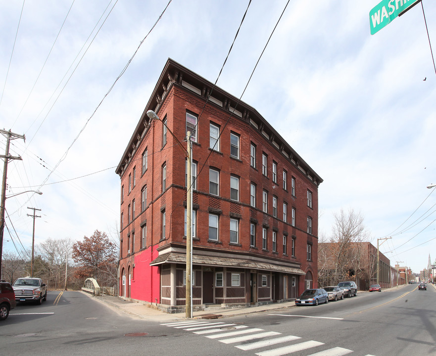 848-852 S Main St in Waterbury, CT - Building Photo