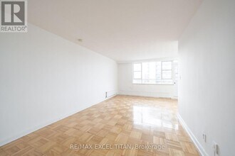 165 Cosburn Ave. in Toronto, ON - Building Photo - Building Photo