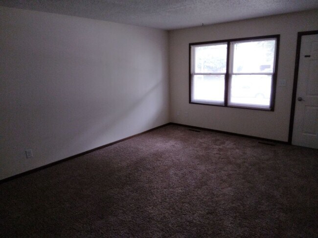 2300-2302 PVE in Ames, IA - Building Photo - Building Photo