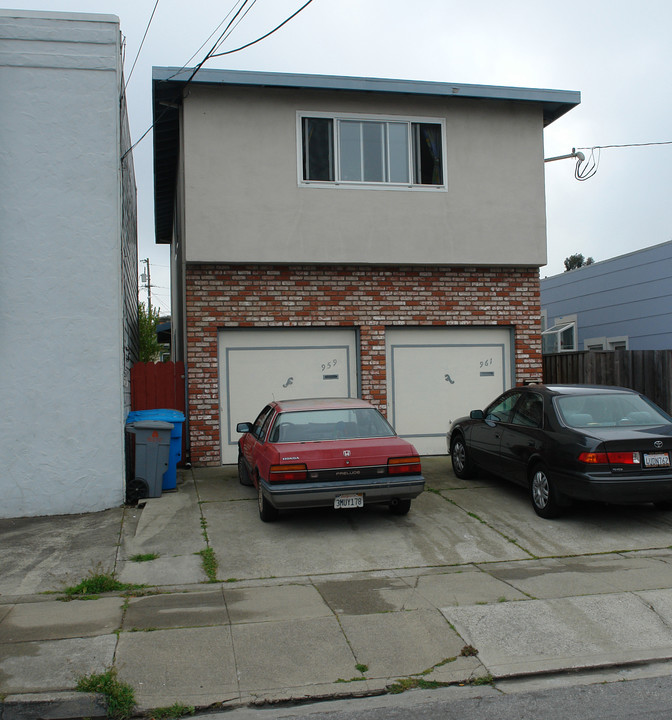 959 Easton Ave in San Bruno, CA - Building Photo