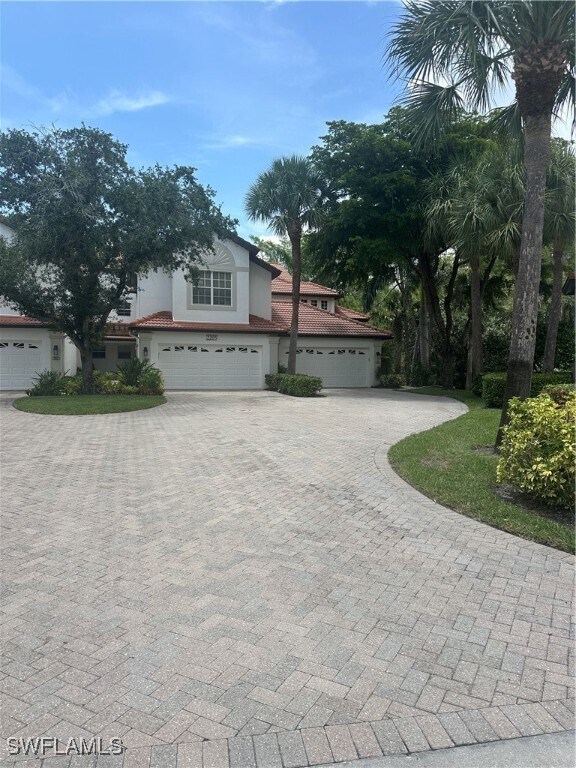 2205 Hawksridge Dr in Naples, FL - Building Photo - Building Photo