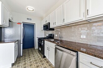 7301 N Sheridan Rd in Chicago, IL - Building Photo - Building Photo