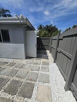 2315 Cleveland St in Hollywood, FL - Building Photo