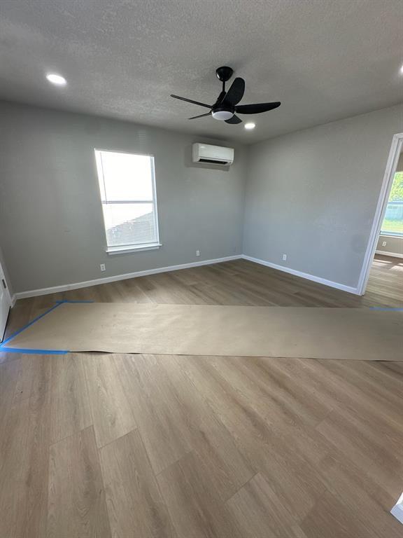 1146 Magnolia St in Seguin, TX - Building Photo - Building Photo