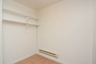 516 W Melrose St, Unit 804 in Chicago, IL - Building Photo - Building Photo