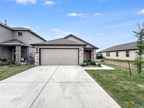 121 Calgary Ln in San Marcos, TX - Building Photo - Building Photo