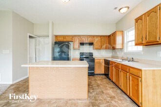 8048 Maple Stream Blvd in Indianapolis, IN - Building Photo - Building Photo