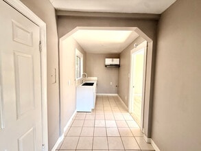 532 W 77th St in Los Angeles, CA - Building Photo - Building Photo