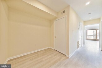 2433 18th St NW in Washington, DC - Building Photo - Building Photo
