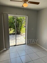 7624 Carrier Rd in Ft. Myers, FL - Foto de edificio - Building Photo