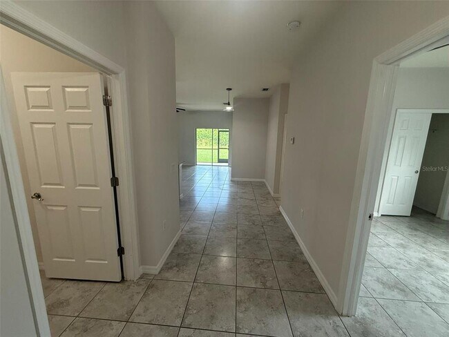 24482 Zephyr Ct in Port Charlotte, FL - Building Photo - Building Photo