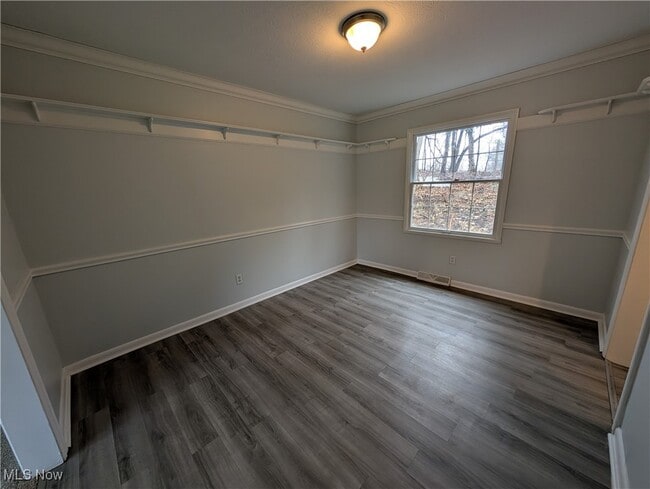 property at 1565 Chadwick Rd