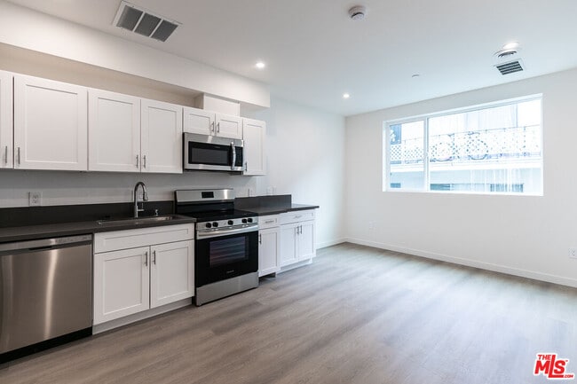 property at 1227 N Berendo St