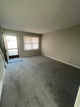 327 Pershing Ave NE in North Canton, OH - Building Photo - Building Photo