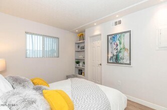 2936 E Indian School Rd, Unit 1 in Phoenix, AZ - Foto de edificio - Building Photo