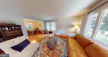 7305 Whitson Dr in Springfield, VA - Building Photo - Building Photo