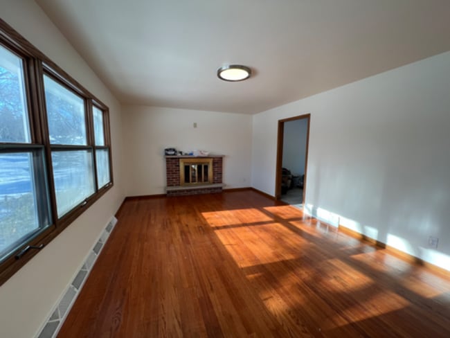 property at 4922 Knox Ln