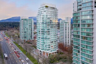 Bayshore Towers II in Vancouver, BC - Building Photo