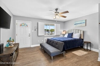 1664 Beach Blvd in Biloxi, MS - Foto de edificio - Building Photo