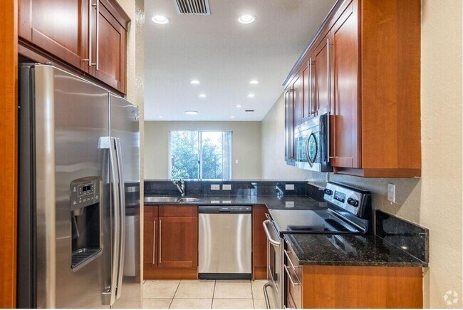 5140 NW 30th Ln in Fort Lauderdale, FL - Building Photo - Building Photo