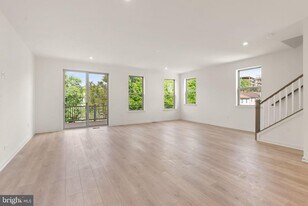 6230 Folly Ln in Alexandria, VA - Building Photo