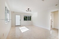 7311 SW 63rd in South Miami, FL - Building Photo - Building Photo