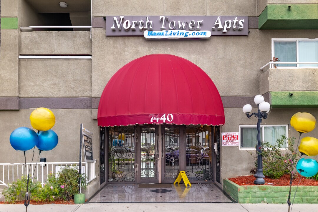 North Tower in Van Nuys, CA - Building Photo