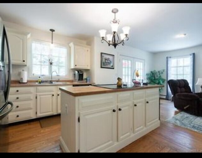 139 Stonefence Rd in Naugatuck, CT - Building Photo - Building Photo