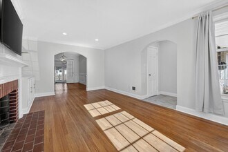 8609 Rosalie Ave in Brentwood, MO - Building Photo - Building Photo