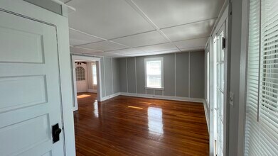 124 Branch Rd in Thomaston, CT - Building Photo - Building Photo