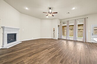 15114 Winthrop Manor Way in Cypress, TX - Building Photo - Building Photo