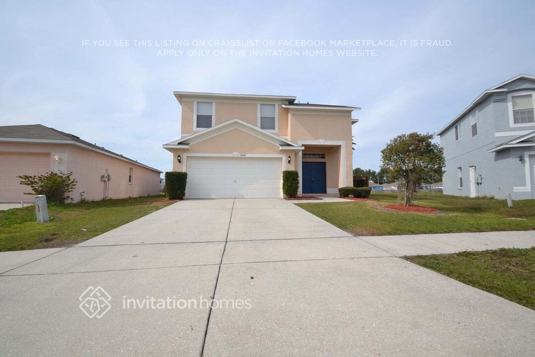 13209 Pike Lake Dr in Riverview, FL - Building Photo