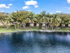 1464 NW 97th Terrace in Pembroke Pines, FL - Building Photo - Building Photo