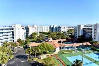 5300 S Atlantic Ave in New Smyrna Beach, FL - Building Photo - Building Photo