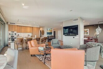 7120 E Kierland Blvd in Scottsdale, AZ - Building Photo - Building Photo
