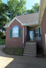 2105 Academy Way in La Vergne, TN - Building Photo - Building Photo