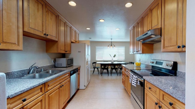 875 September Dr in Cupertino, CA - Building Photo - Building Photo