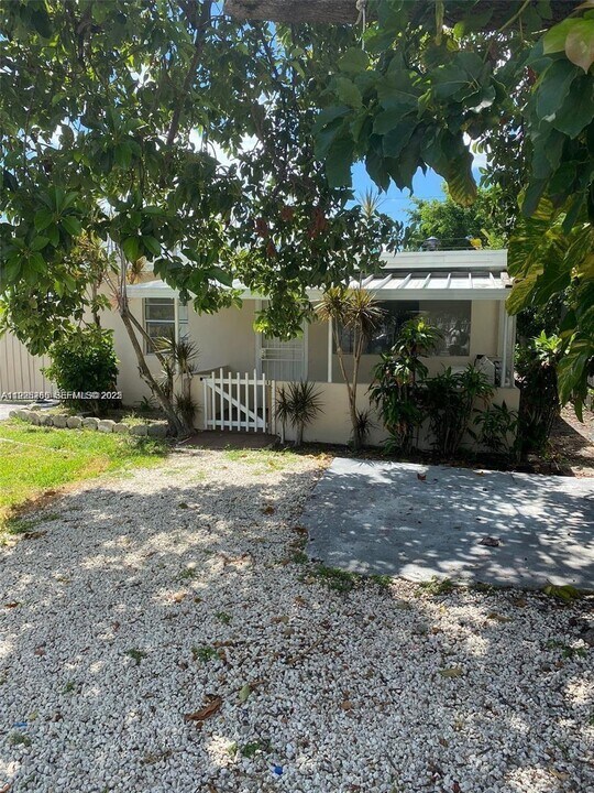 170 NW 39th St in Miami, FL - Building Photo