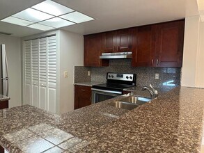 9122 W Atlantic Blvd in Coral Springs, FL - Foto de edificio - Building Photo