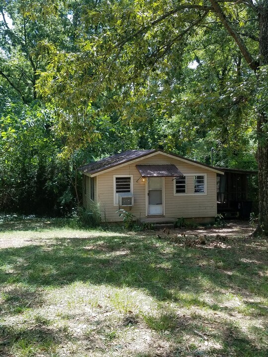 200 Sanders Hill Dr in Weaver, AL - Building Photo