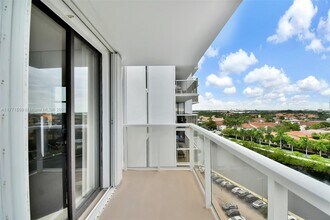 3701 N Country Club Dr, Unit 1609 in Aventura, FL - Foto de edificio - Building Photo